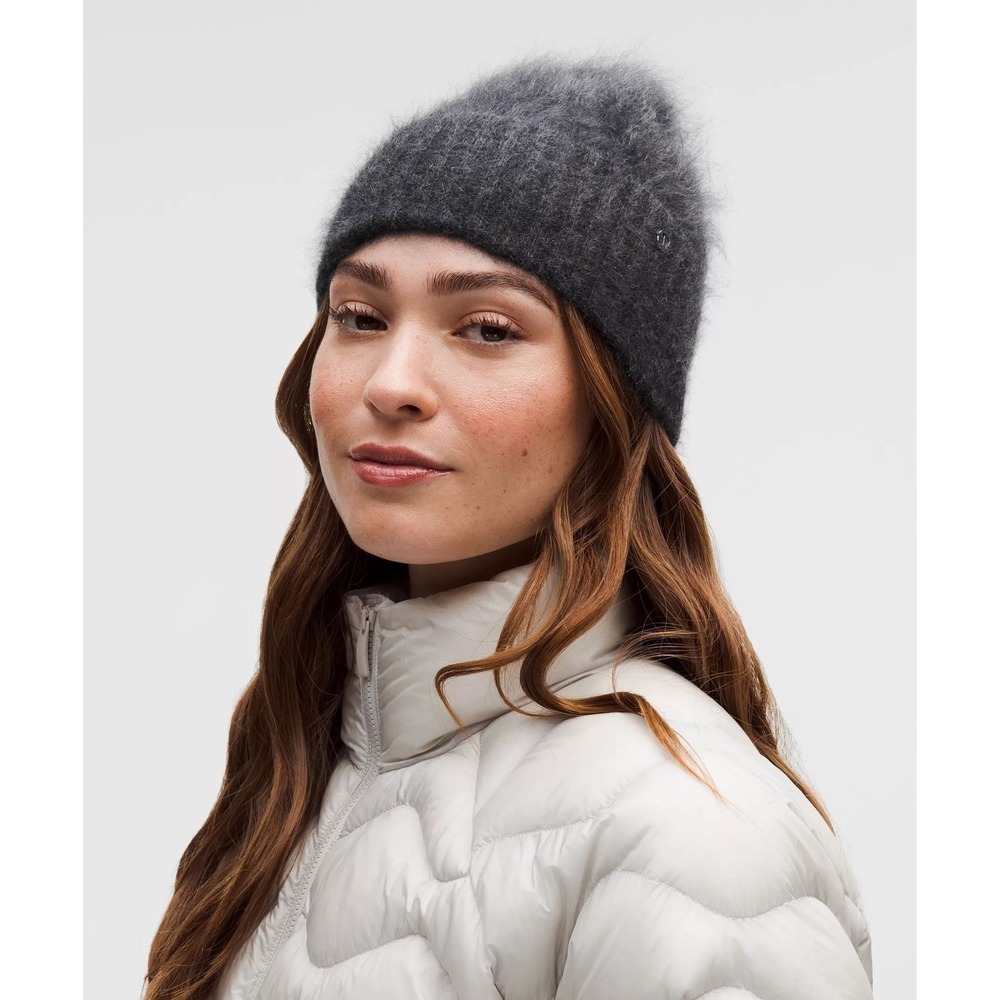 Lululemon-Fuzzy Cashmere Beanie-Heathered Light Onyx